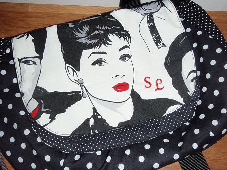 Urshult mit Initialen...