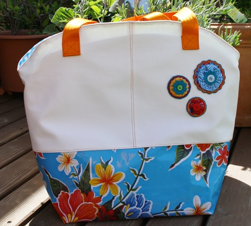 Lilia als Badetasche