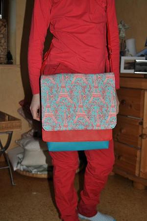 Wendeklappentasche "Paris"-Seite