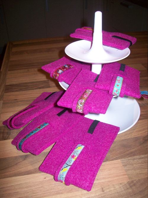 Viele Handytaschen.................