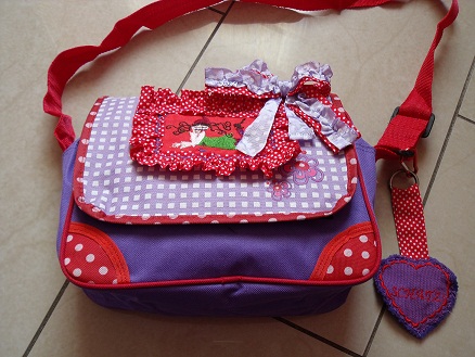 Eine Tasche fr die Schule