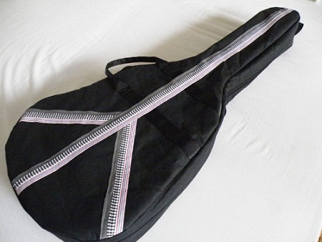 Eine Gitarrentasche
