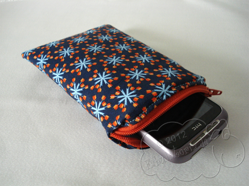 Handytasche mit RV und Tulpenstruchen