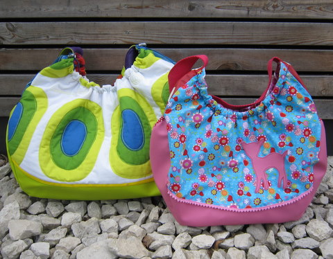 zwei LUNA-Badetaschen