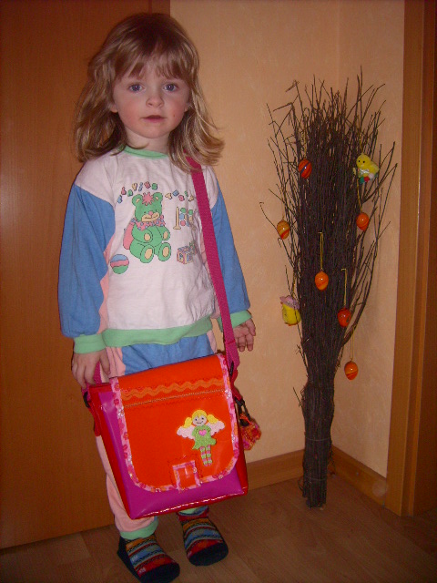Die Tasche mit der stolzen Trgerin..