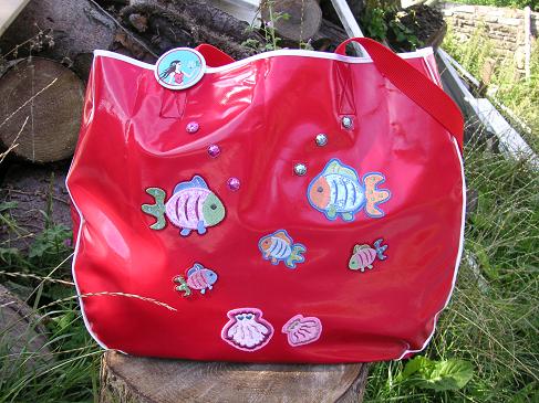 Neue Schwimmtasche