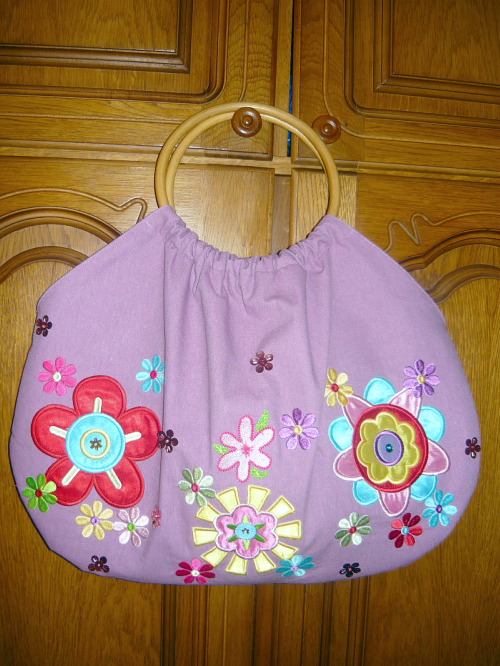 Summer bag with embroiderys