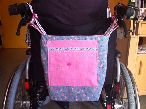 Rollstuhl-Tasche in Gebrauch
