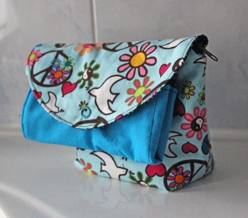 Kosmetiktasche mit Pinselrolle