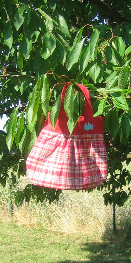 kleine Dame, kleine Tasche