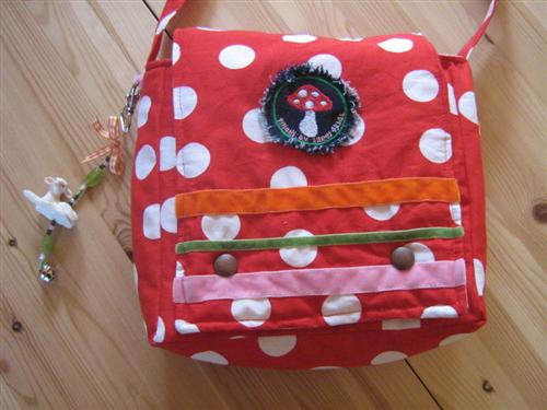Eine Fliegenpilztasche..