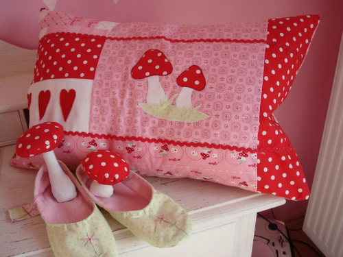 Kuschelkissen aus Tante Emma Stoff.......