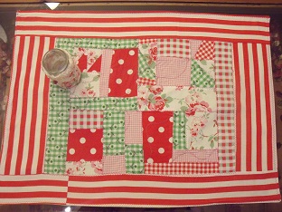 Erste Patsch versuche kleine Tischdecke