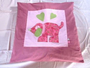 Kuschelkissen frs Babybett oder Wiege