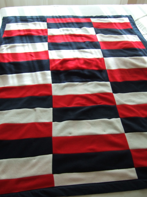 Kuscheldecke aus Resten...