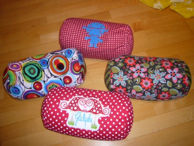 4 versch. Nackenkissen