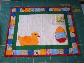 Ente passt zum Hasen,