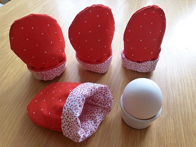 * Eierwrmer * ...in rot