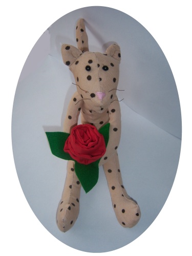 Tilda Katze im Punktelook,