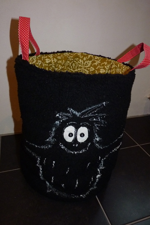 Flauschiger Spielzeugverstecker