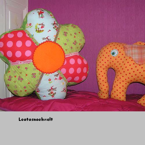 Flower Power Bodenkissen