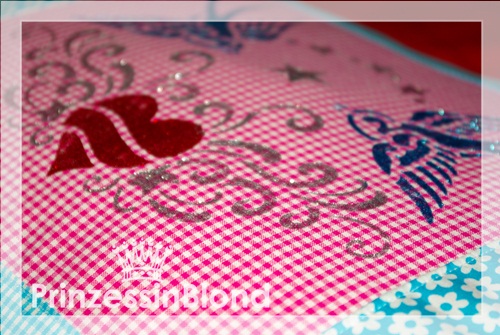 Gepinsel, Glitzer und Blog Candy :)