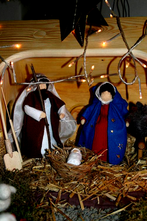 Maria und Josef im Stall