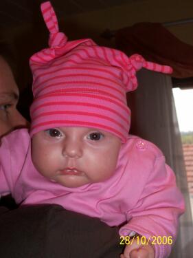 Lena mit Mtze