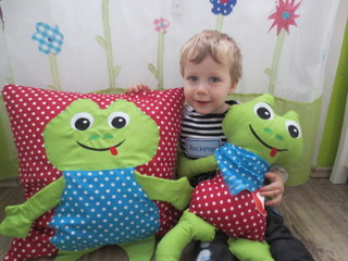 Kuschelkissen Frosch Fridolin