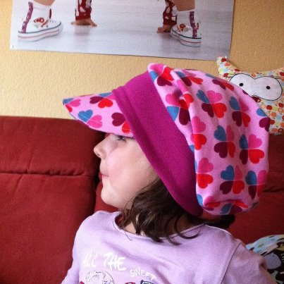 Beanie mit Schild