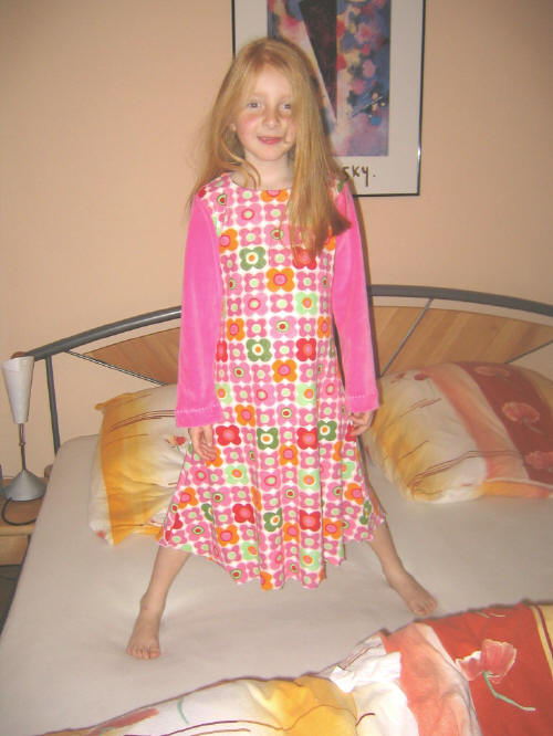 Olivia als Nachthemd