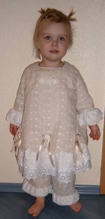 NOCHMAL OTTOBREKLEID IN KLEIN :-)