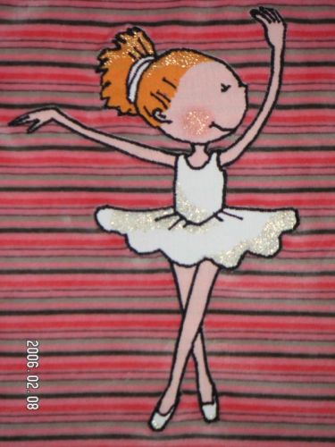 Jule mit Ballerina-Applikation die 3.