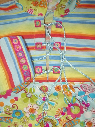 TAJA Kapuzenshirt Detail