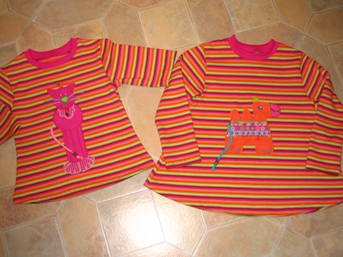 Shirts mit Katze und Kamel