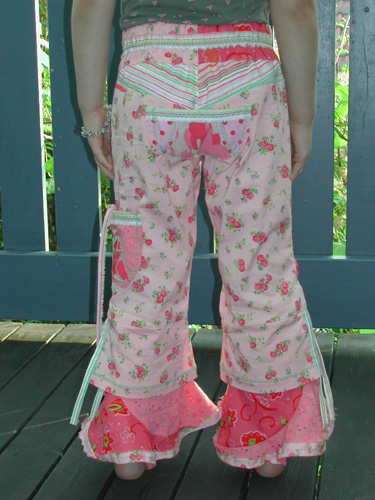 Blumenhose von hinten,