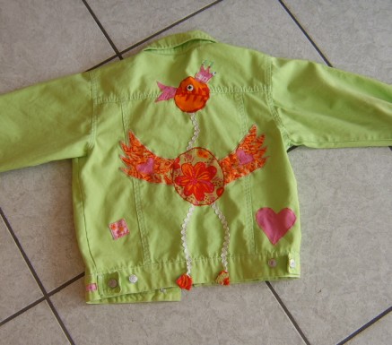 die Jeans-Jacke von hinten