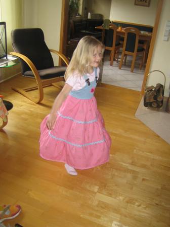 Sasha Drehkleid in action