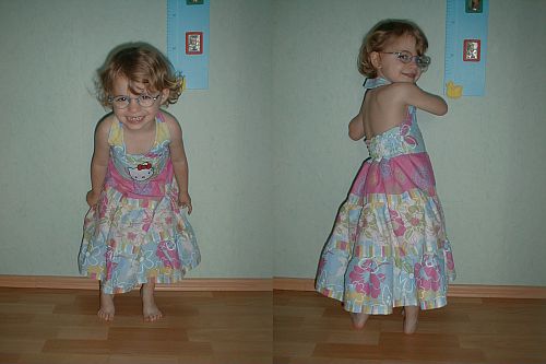 Tchibo-Ottobre-Hello-Kitty-Neckholder-Kleid... :-)