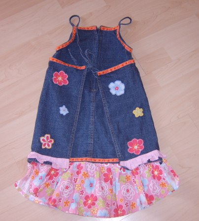 das Kleidchen von hinten