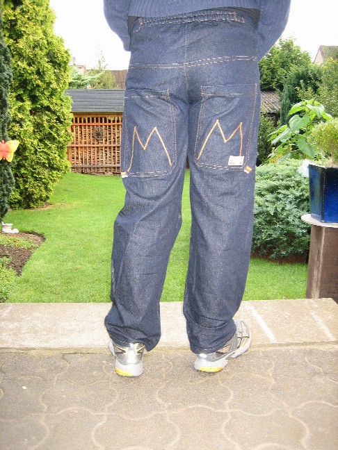 Schuljeans von hinten