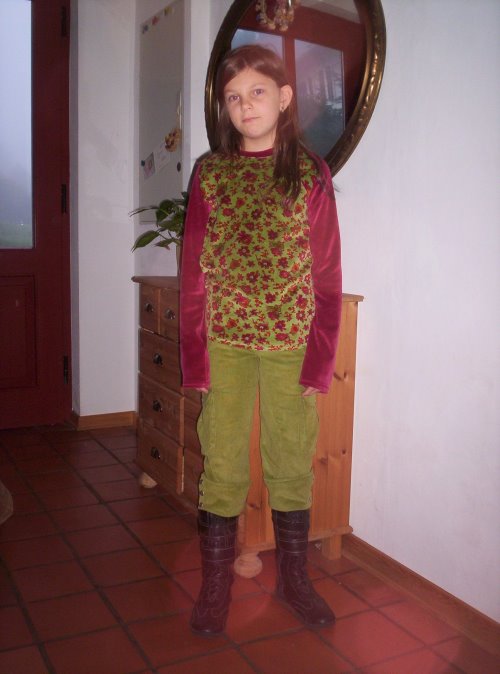 Passendes Raglan-Shirt zu Kniehose