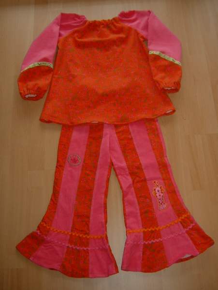 Paula und Hannah in pink/orange