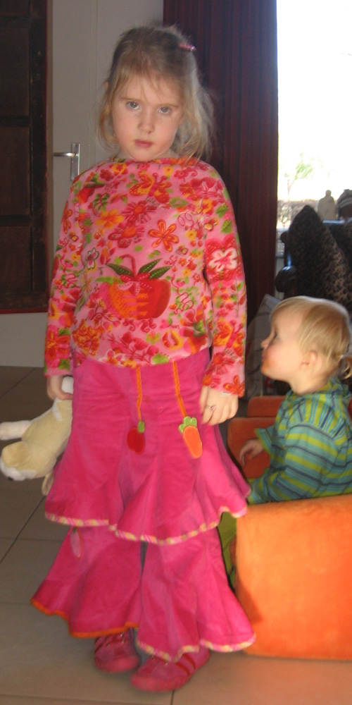 Lunda rockhose mit zoe