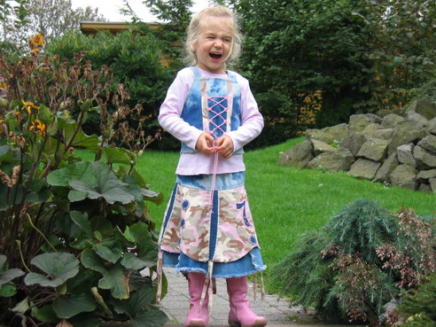 Insa und Emily Jeans Camo Kombi