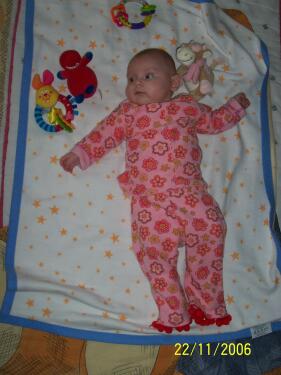 Lena in Kuschelkombi