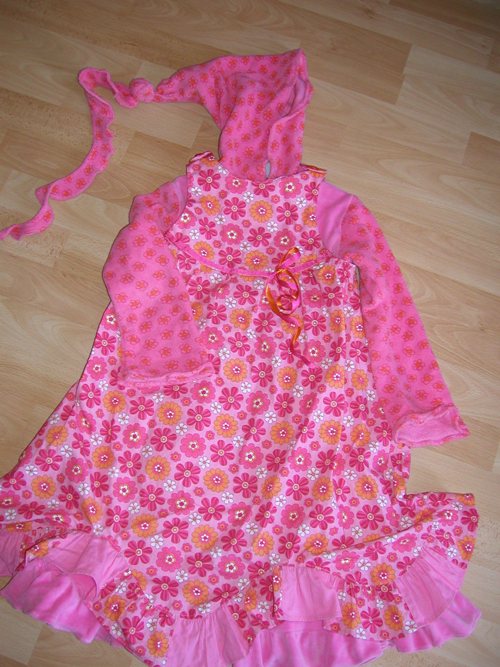Nicky- und Blumenkleid...