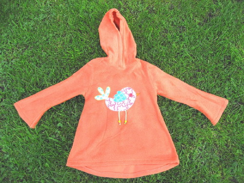 Orangene Kuschelbea mit Vgelchen