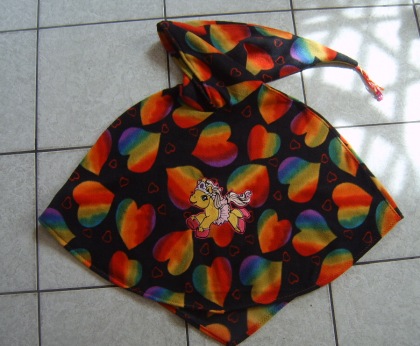 Poncho aus kuscheligem Fleece mit Herzchen