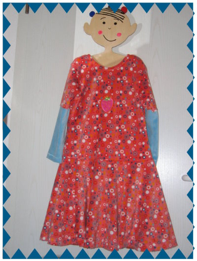 Henrika mit Erdbeere